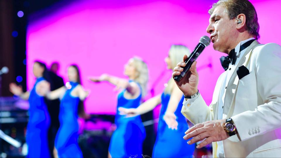 Moris Janashvili performing on stage